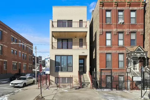 1300 N Cleaver St #2, Chicago, IL 60642