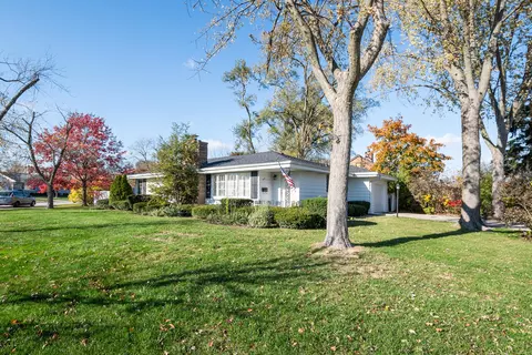 916 N Highland Dr, Chicago Heights, IL 60411
