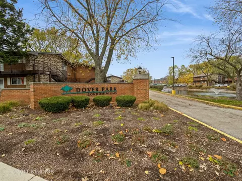 1505 S Canford Cliffs Dr #2C, Mount Prospect, IL 60056