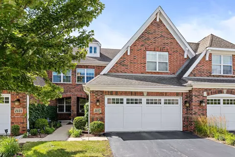 2117 Washington Dr, Northbrook, IL 60062