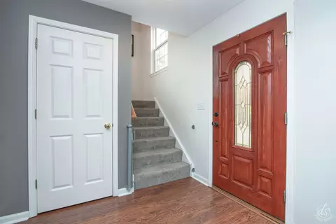 Entry Way - 2112 Colonial St, Aurora, IL 60503 photo 1 of 3