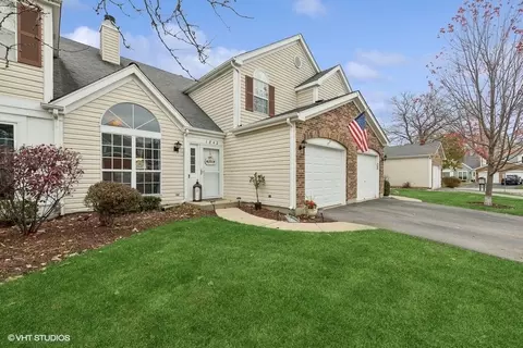 1842 Princeton Ct, Gurnee, IL 60031