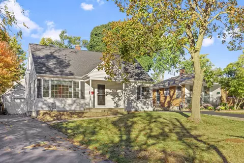728 Prairie Ave, Barrington, IL 60010