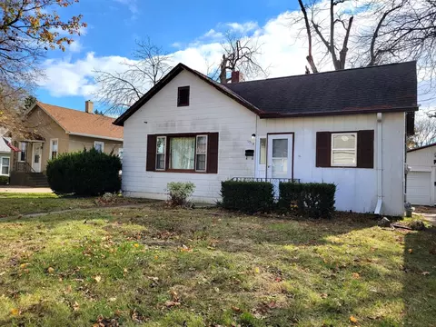 Exterior - 1914 3rd St, Peru, IL 61354 photo 3 of 4