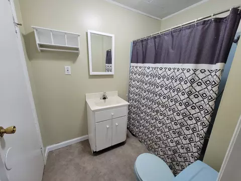 Bath - 1914 3rd St, Peru, IL 61354 photo 3 of 4