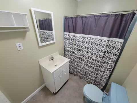 Bath - 1914 3rd St, Peru, IL 61354 photo 4 of 4