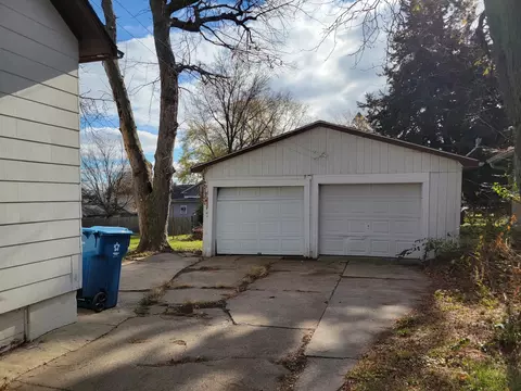 Exterior - 1914 3rd St, Peru, IL 61354 photo 2 of 4