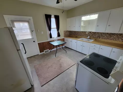 Kitchen - 1914 3rd St, Peru, IL 61354 photo 5 of 6