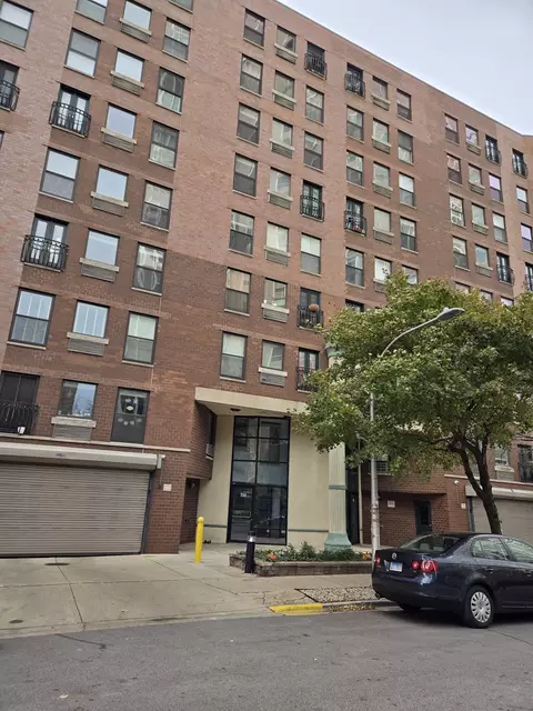 711 W Gordon Ter #319, Chicago, IL 60613