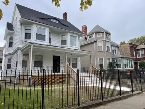7122 S Euclid Ave, Chicago, IL 60649