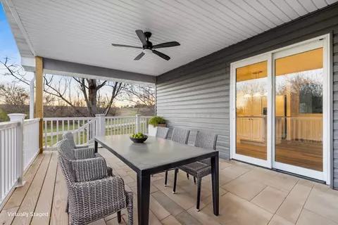 6664 E Winneshiek Rd, Ridott, IL 61067 photo 3