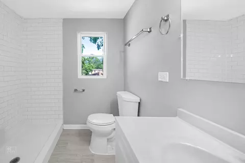 Bath - 6801 S 79th Ave, Bridgeview, IL 60455 photo 3 of 3