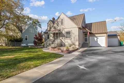 2119 N Delaware Pkwy, Munster, IN 46321