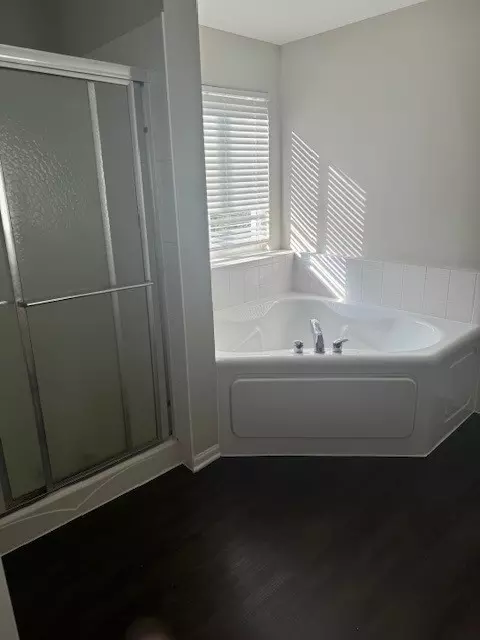 Bath - 12942 Parterre Pl, Plainfield, IL 60585 photo 2 of 3