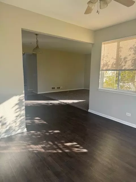 Living - 12942 Parterre Pl, Plainfield, IL 60585 photo 2 of 3