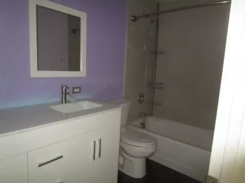 Bath - 4608 W Ramble Rd, Mchenry, IL 60050 photo 1 of 2