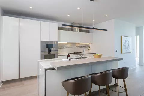 363 E Wacker Dr #5703, Chicago, IL 60601 photo 3