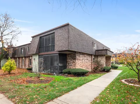 11136 Northwest Rd #D, Palos Hills, IL 60465