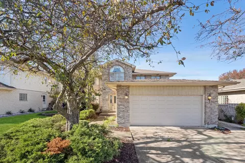 10704 Linder Ave, Oak Lawn, IL 60453