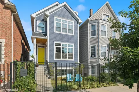 2954 N Gresham Ave, Chicago, IL 60618
