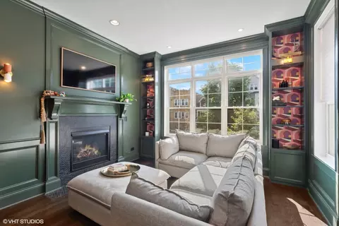 Living - 2954 N Gresham Ave, Chicago, IL 60618 photo 1 of 6