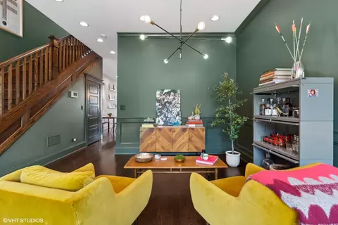 Living - 2954 N Gresham Ave, Chicago, IL 60618 photo 4 of 6