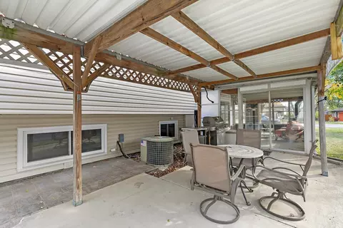 Exterior - 163 E Devon Ave, Bartlett, IL 60103 photo 6 of 7