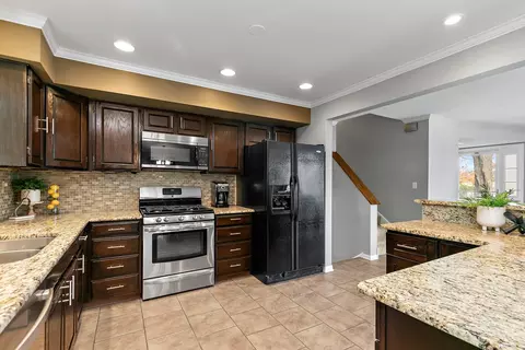 Kitchen - 163 E Devon Ave, Bartlett, IL 60103 photo 2 of 5