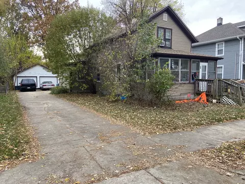 624 Grand Ave, Aurora, IL 60506