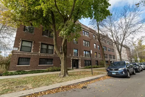 7042 N Greenview Ave #1S, Chicago, IL 60626