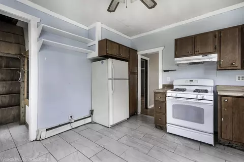 Kitchen - 476 North St, Elgin, IL 60120 photo 2 of 2