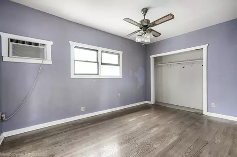 Bedroom - 476 North St, Elgin, IL 60120 photo 1 of 1