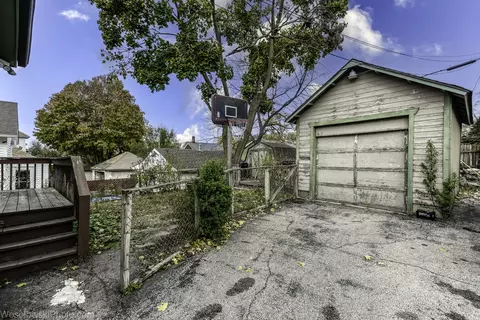 Exterior - 476 North St, Elgin, IL 60120 photo 4 of 6