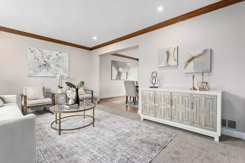 Living - 715 W Paddock Dr, Wheeling, IL 60090 photo 6 of 6