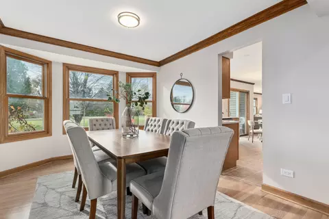 Dining - 715 W Paddock Dr, Wheeling, IL 60090 photo 2 of 2