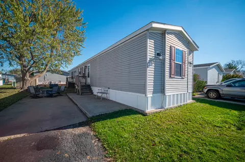 43 Saint Peters Dr, Bourbonnais, IL 60914