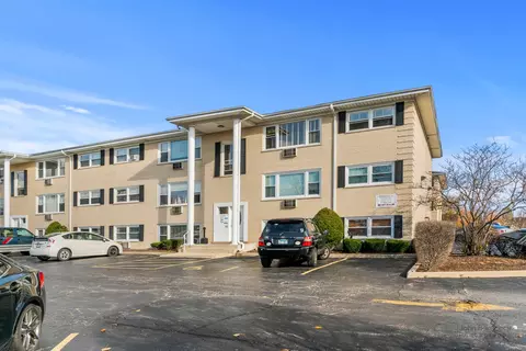 4929 N East River Rd #1A, Norridge, IL 60706