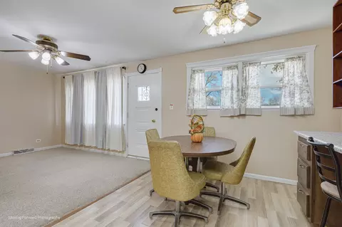 Dining - 4604 1st Ave, Lyons, IL 60534 photo 1 of 2
