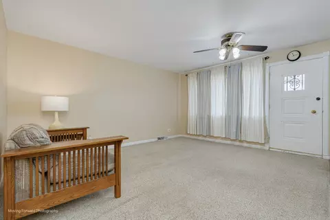 Living - 4604 1st Ave, Lyons, IL 60534 photo 1 of 3