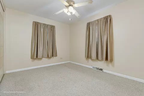 Bedroom - 4604 1st Ave, Lyons, IL 60534 photo 1 of 5