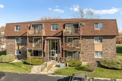 19360 Wolf Rd #10, Mokena, IL 60448
