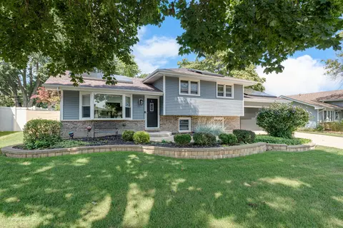 29 W176 Bolles Ave, West Chicago, IL 60185