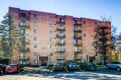6040 Lake Bluff Dr #101, Tinley Park, IL 60477