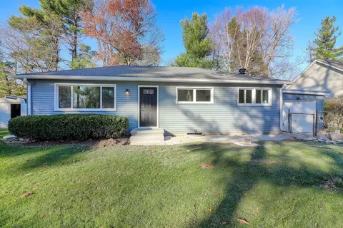 35 W518 Elder Ave, Saint Charles, IL 60174