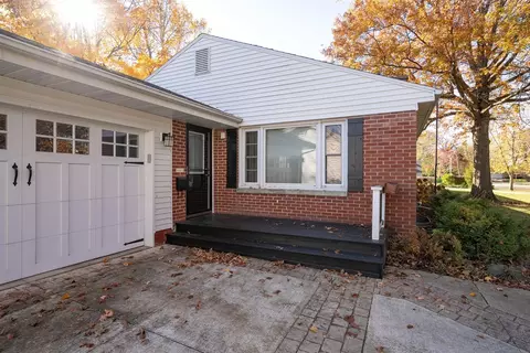 1003 Monroe Dr, Bloomington, IL 61701 photo 5