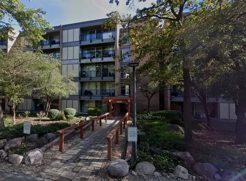 6020 Oakwood Dr #5E, Lisle, IL 60532