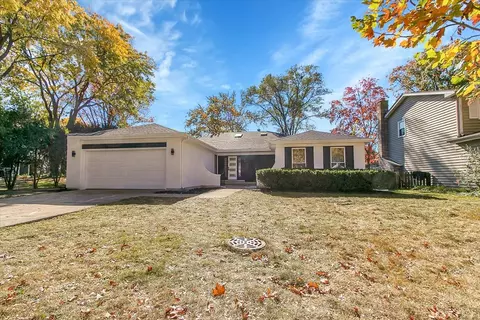 6705 Breckenridge Rd, Lisle, IL 60532