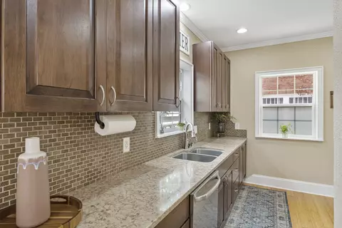 Kitchen - 1802 E Jackson St, Bloomington, IL 61701 photo 4 of 7