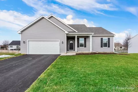 1209 Oakmont Ct, Sandwich, IL 60548