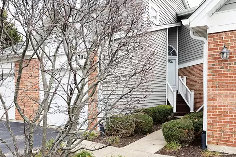 781 Daybreak Ln #781, Carol Stream, IL 60188
